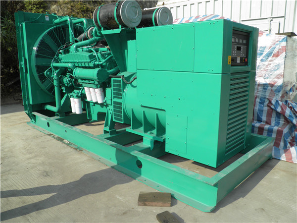 万秀发电车出租-柴油发电机散热器怎样散热