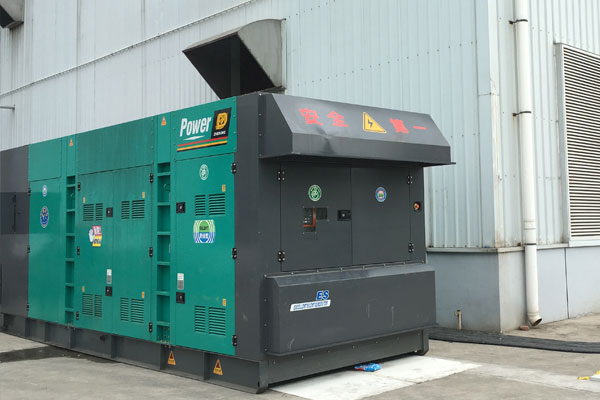 万秀燃油滤清器的更换流程是怎样的？